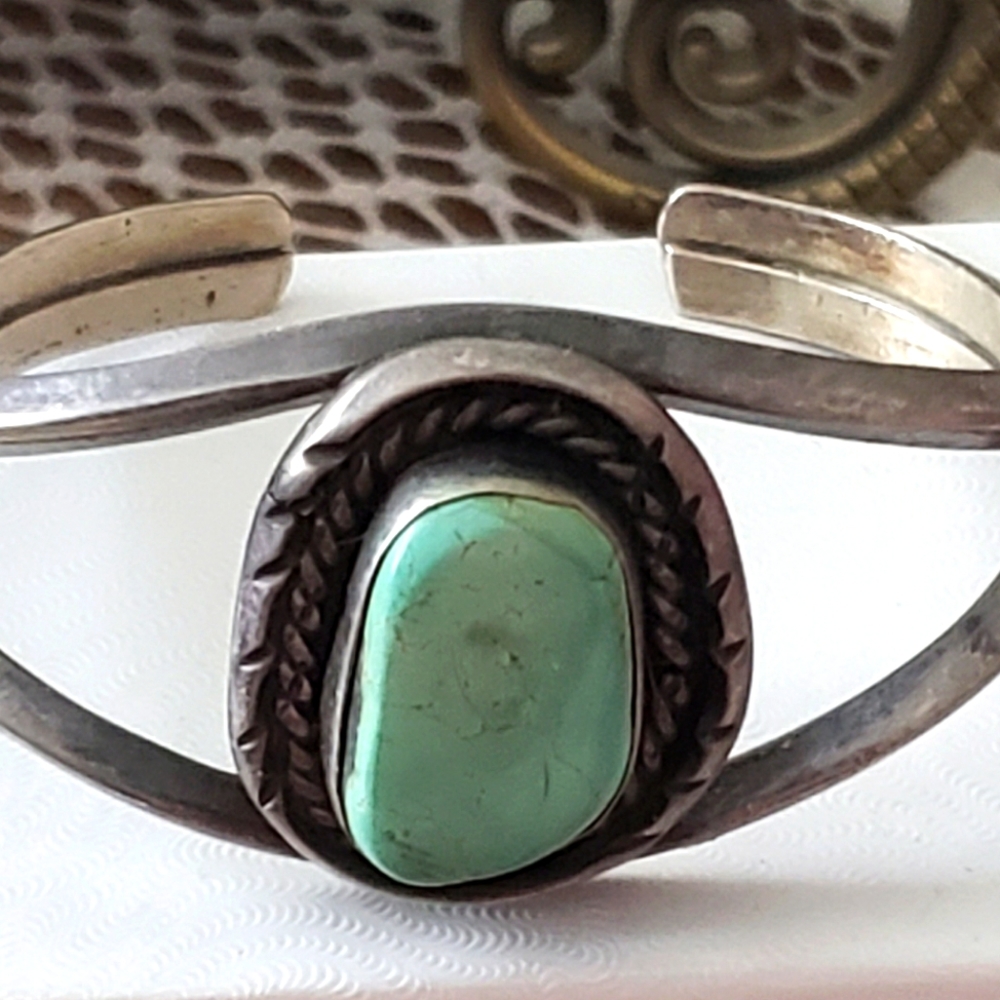 Silver and green Turquoise Bracelet